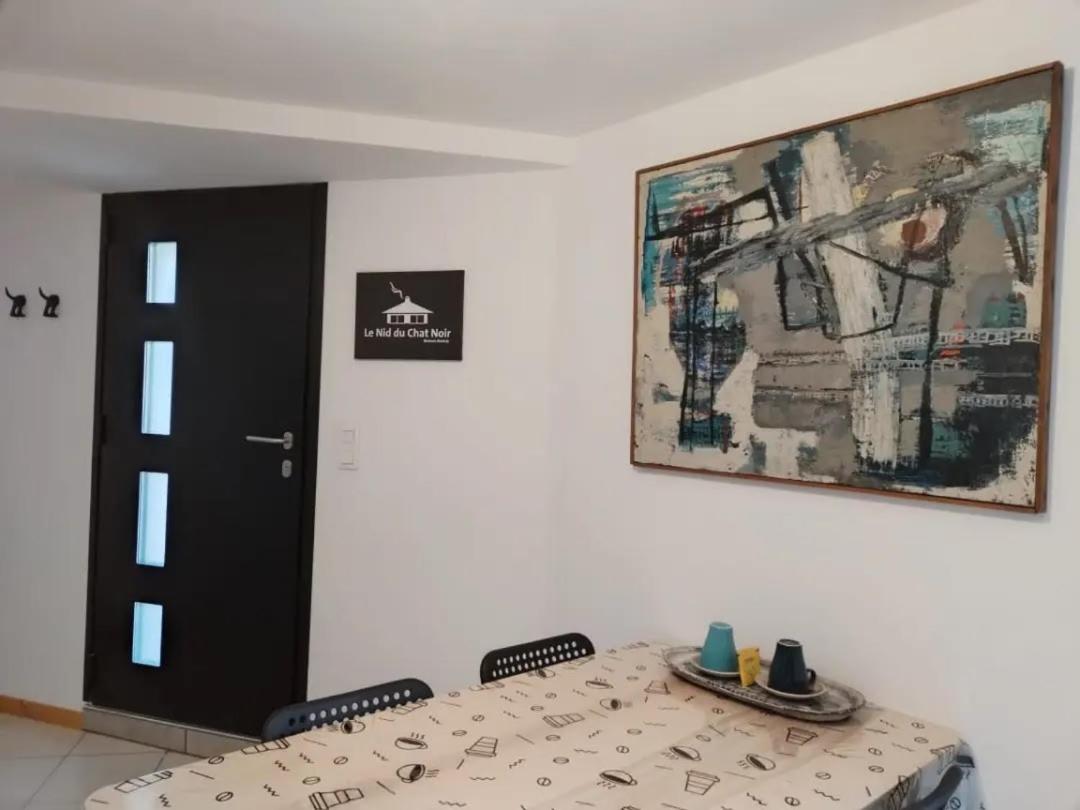 Apartment Le Nid Du Noir - Maison Alveole Bed And Books *