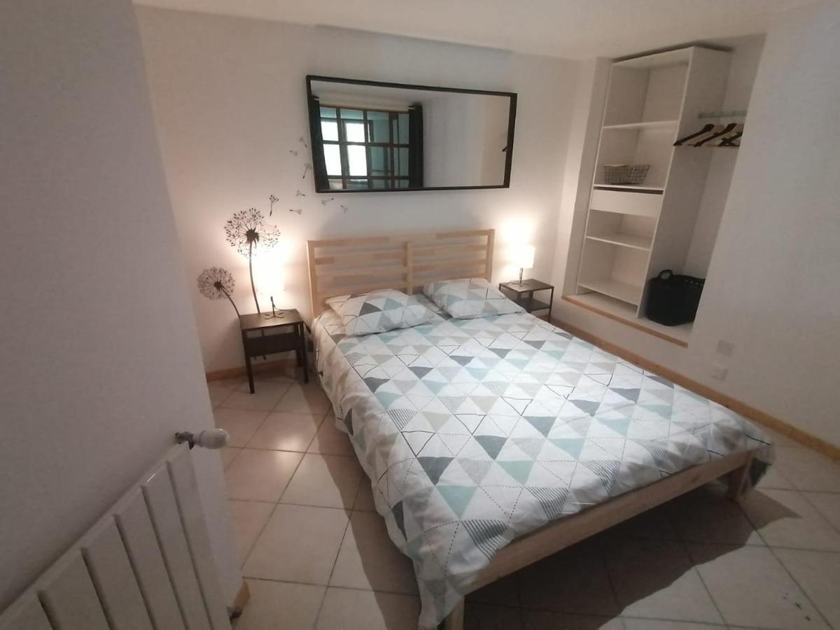 Apartment Le Nid Du Noir - Maison Alveole Bed And Books Sciez